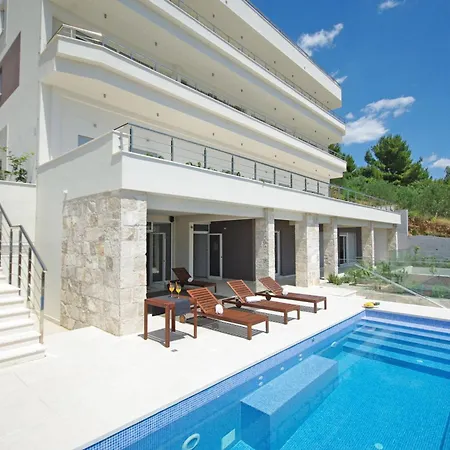 Jolara With Heated Pool Apartment Mimice
