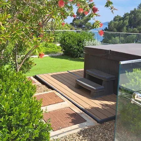 Jolara With Heated Pool Apartment Mimice